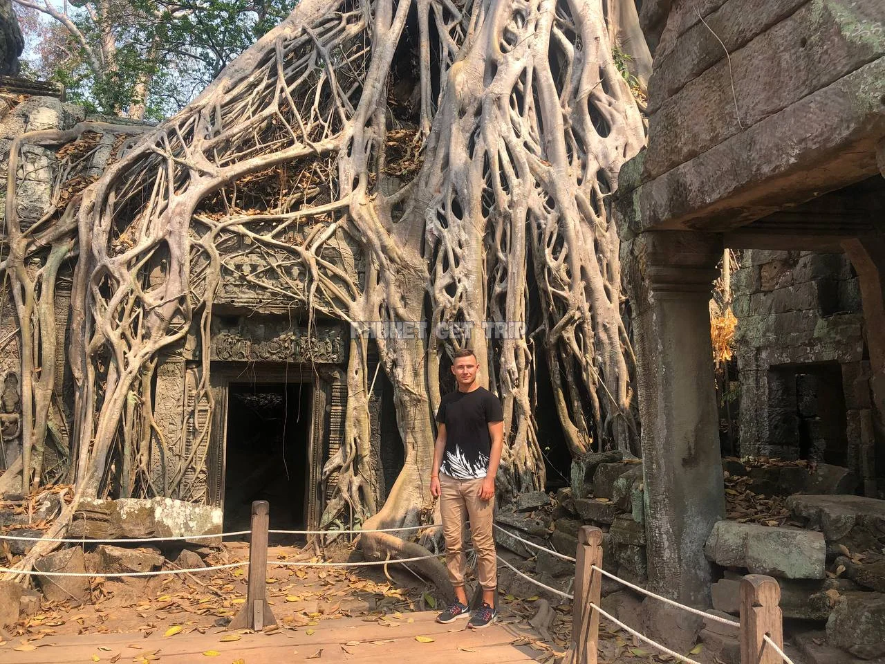 Экскурсия их Пхукета в Камбоджу